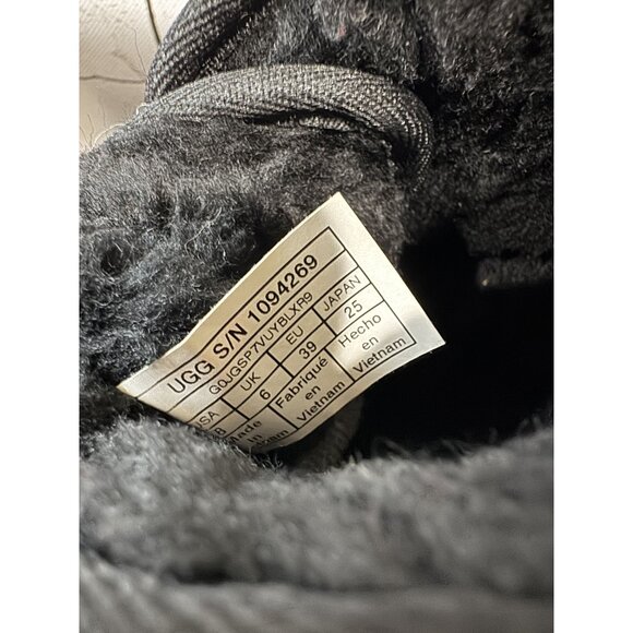 Ugg Neumel Black Suede Chukka Boots Size 8 Lace-Up Casual Shoes - Picture 6 of 6